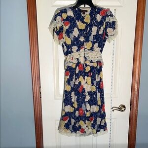 VTG-Betsy Johnson-6-multi-colored-Floral Lace,100% silk, full zip,Midi Dress.